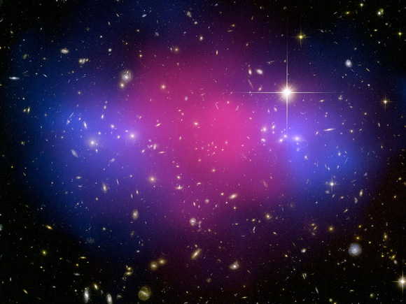 Forr�s: NASA, ESA, CXC, UC, SU