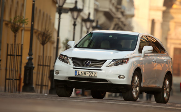 Forrás: Lexus Forrás: Lexus