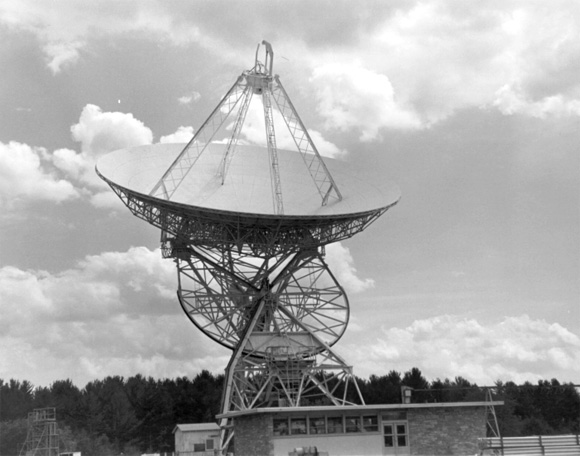 Forrás: NRAO, NSF Forrás: NRAO, NSF