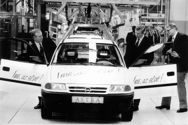 Forrás: Opel Forrás: Opel